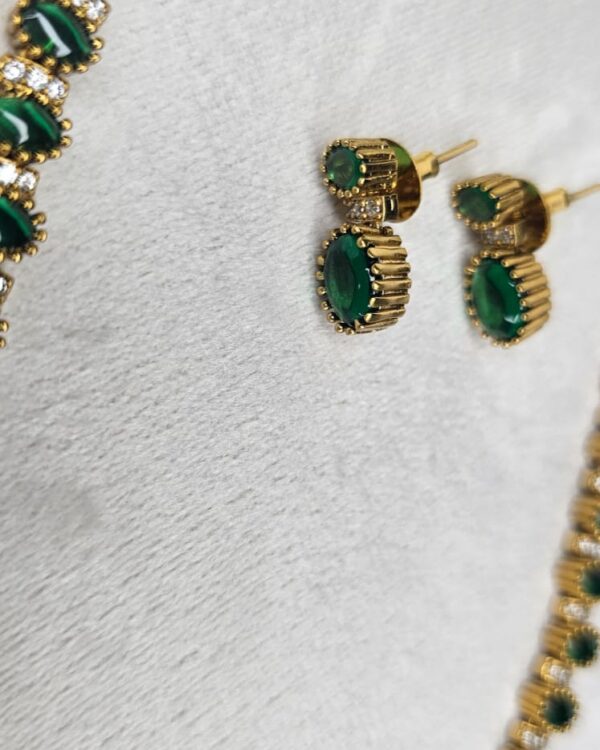 Gorgeous Victorian Bottle Green AD Stone