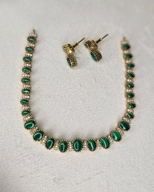 Gorgeous Victorian Bottle Green AD Stone