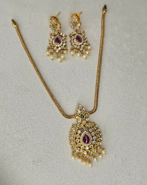 Classic Simple Antique Necklace