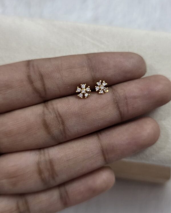 second or kids stud