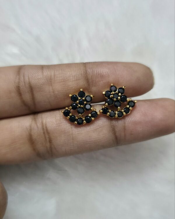 MICRO GOLD POLISH EARRING